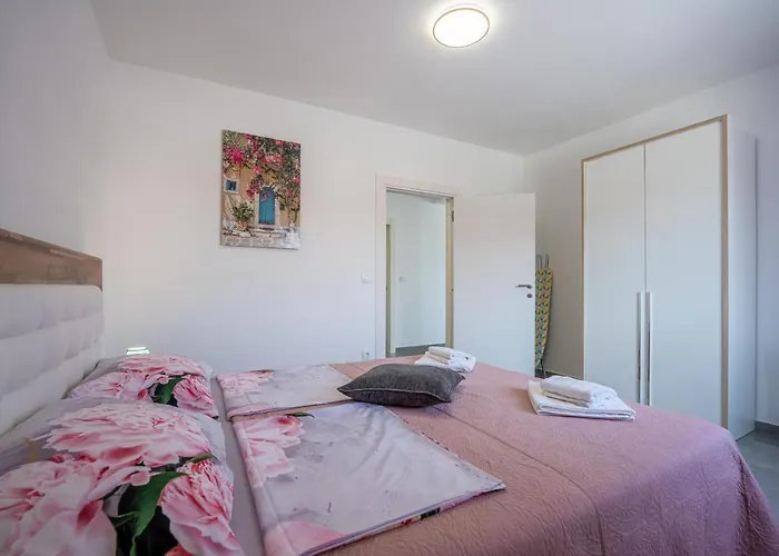 Domus Alba * プーラ