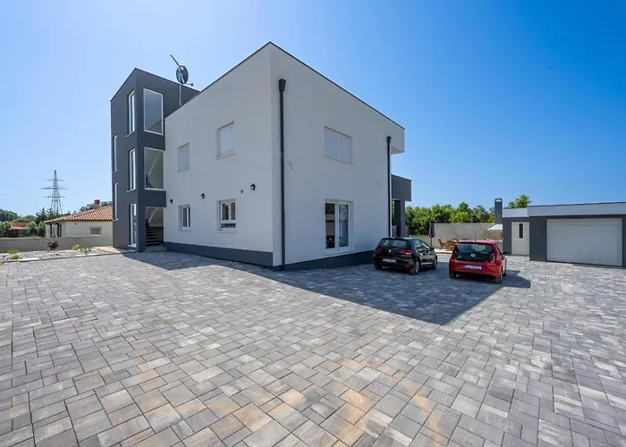 Domus Alba * Πούλα